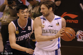 利物浦2-0富勒姆终结三连败，萨拉赫破门先赛领先切尔西4分